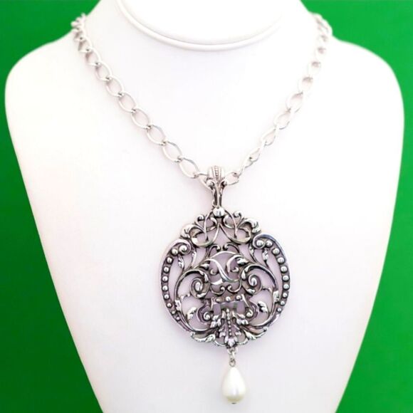 Avon Jewelry - VINTAGE Fantasy Signed Avon Heavy Silver Tone 26" Necklace